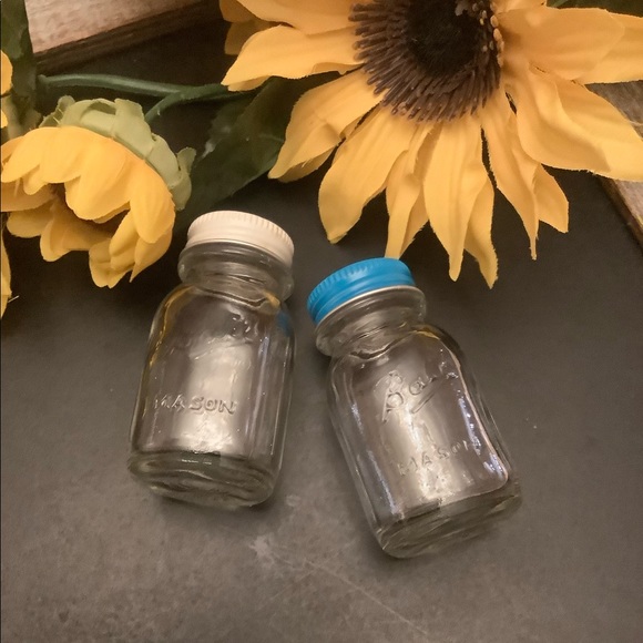 The Ball Mason Jars Mini Salt & Pepper Shakers - Picture 8 of 8